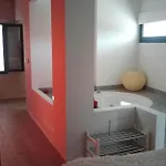 Puentes Casa Con Jacuzzi 2 *